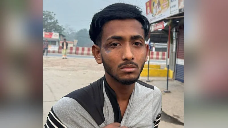 বইমেলা থেকে রুবেলকে তুলে নিয়ে পায়ের রগ কেটে দেয়া হয় , আটক ১